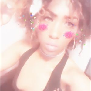 Meet your Posher, Shana